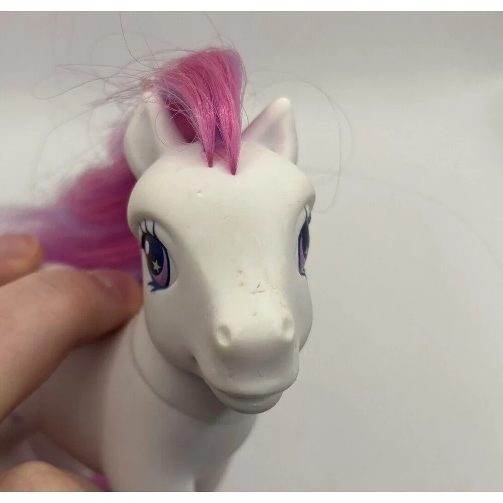 My Little Pony MLP Winterberry G3 Jewel Brushable Single Magnet Hoof Hasbro 2003